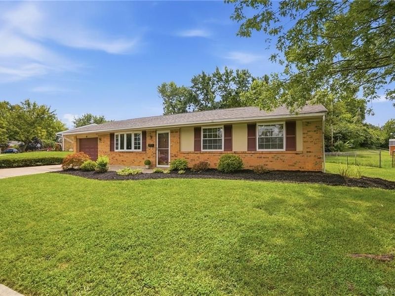 38 Grantwood Drive, West Carrollton, OH 45449 Photo 3
