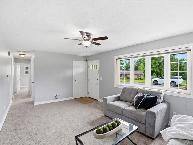38 Grantwood Drive, West Carrollton, OH 45449 Photo 5