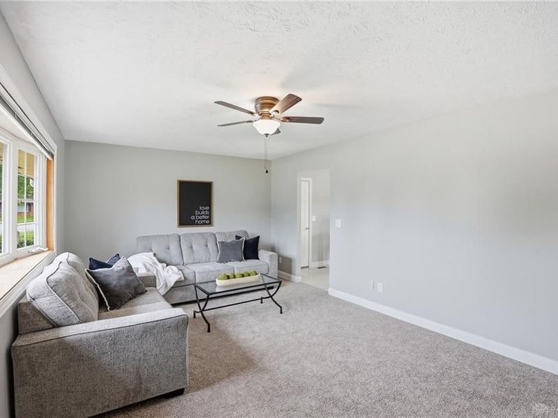 38 Grantwood Drive, West Carrollton, OH 45449 Photo 6