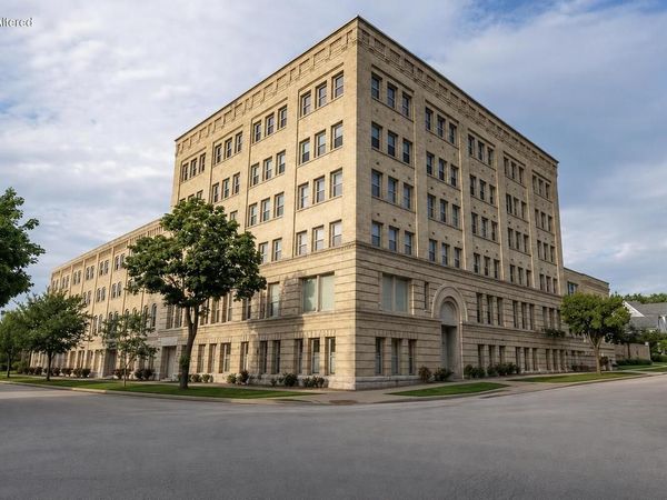 904 E Pearson STREET, Unit 115, Milwaukee, WI 53202