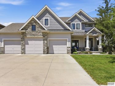 19012 Ridgemont Street, Omaha, NE 68136