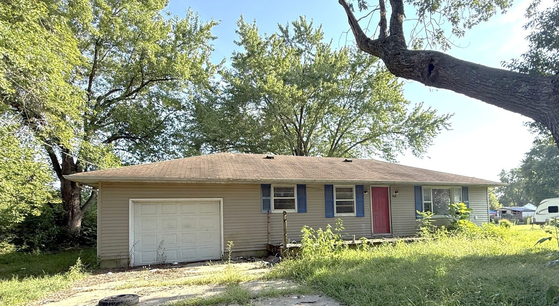 508 Euclid Avenue, Iuka, IL 62849 Main Photo