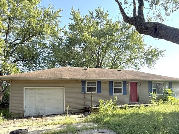 508 Euclid Avenue , Iuka, IL 62849
