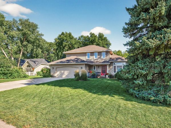2277 Moreland Court E, Maplewood, MN 55119