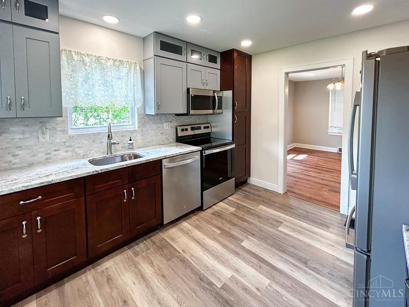 3289 Van Zandt Drive, Green Township, OH 45211 Photo 7
