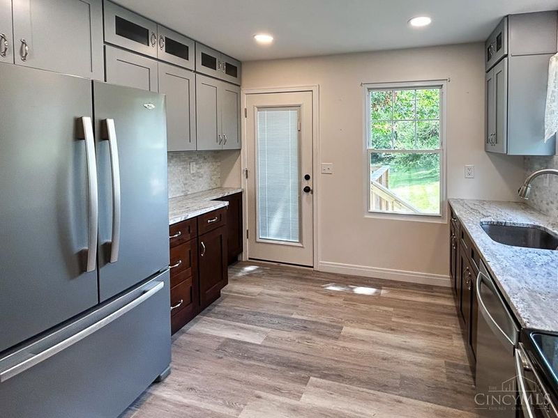 3289 Van Zandt Drive, Green Township, OH 45211 Photo 8