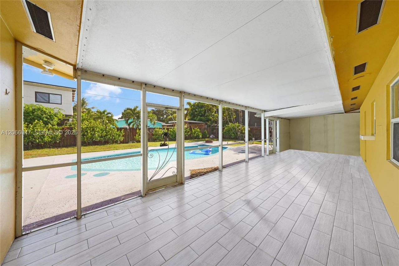 912 NE 9th Ct , Pompano Beach, FL 33060 Photo