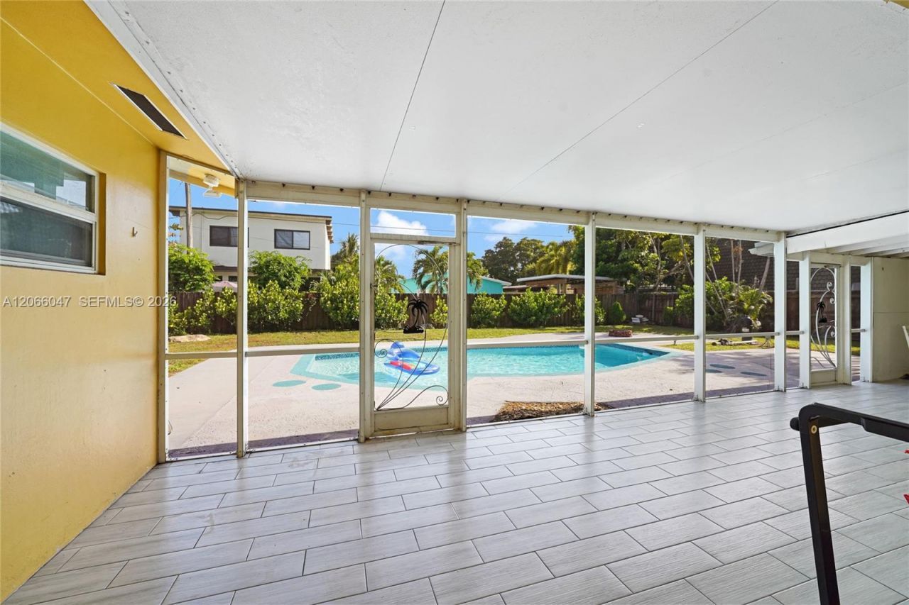 912 NE 9th Ct , Pompano Beach, FL 33060 Photo