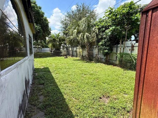 18600 NW 38th Ct, Miami Gardens, FL 33055 Photo
