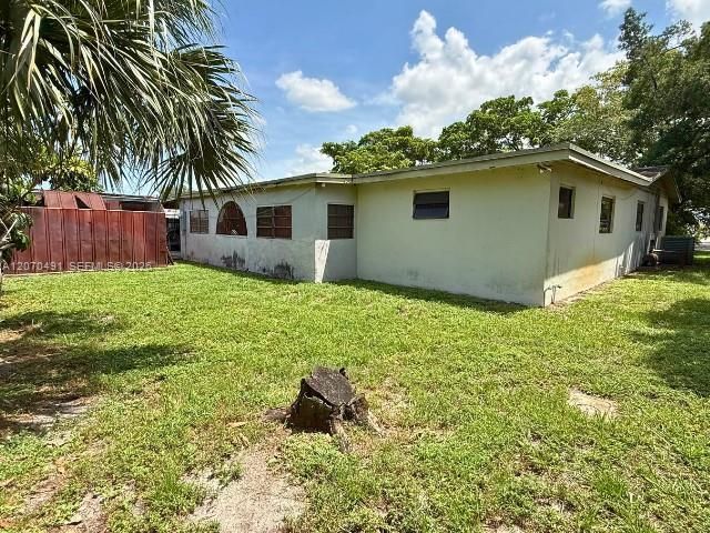 18600 NW 38th Ct, Miami Gardens, FL 33055 Photo