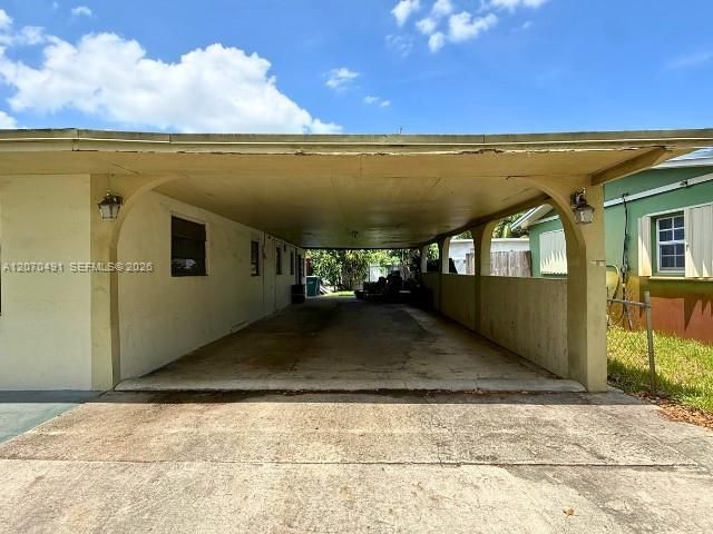 18600 NW 38th Ct, Miami Gardens, FL 33055 Photo