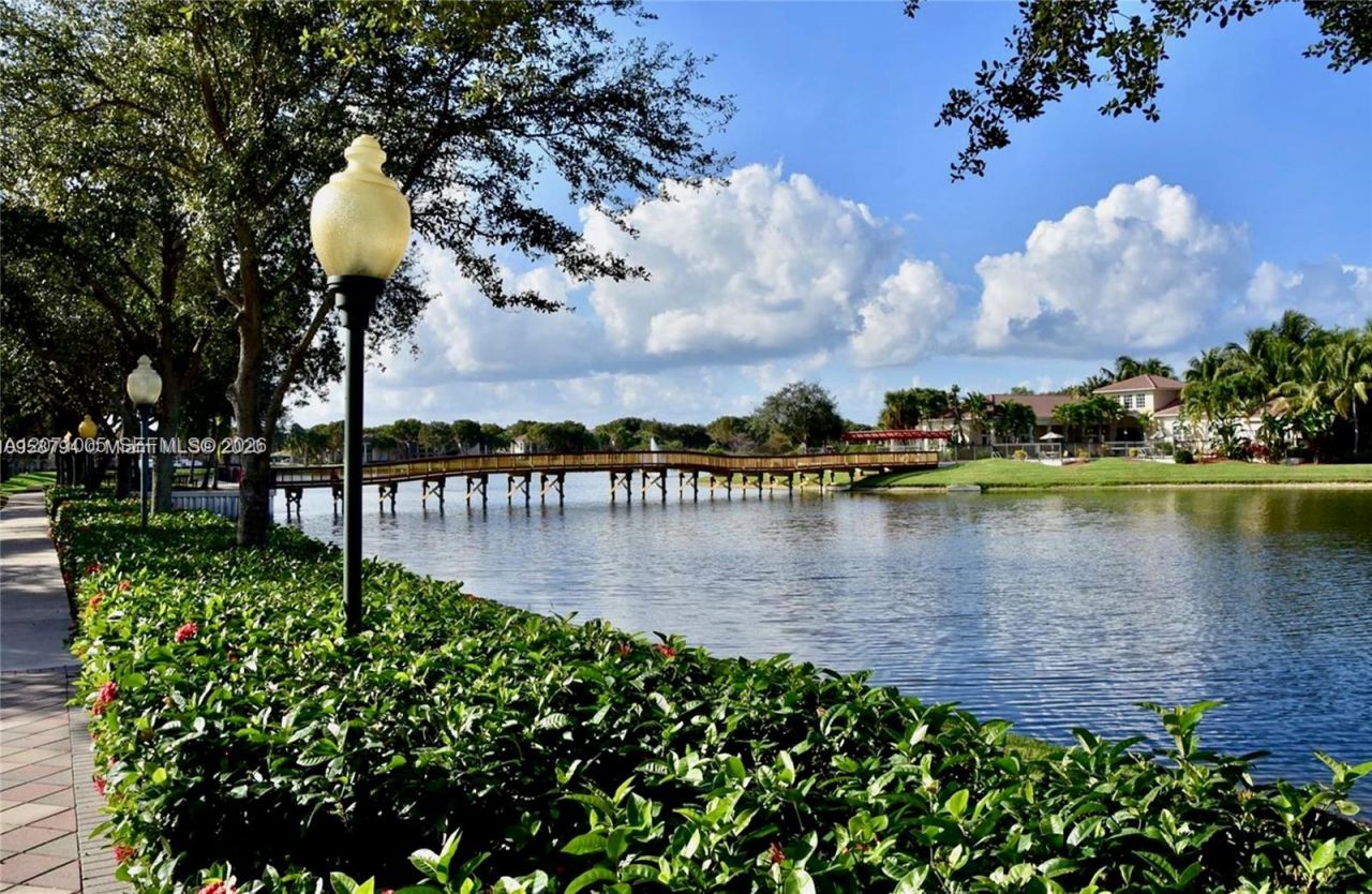 2474 Centergate Dr , Unit 103, Miramar, FL 33025 Photo