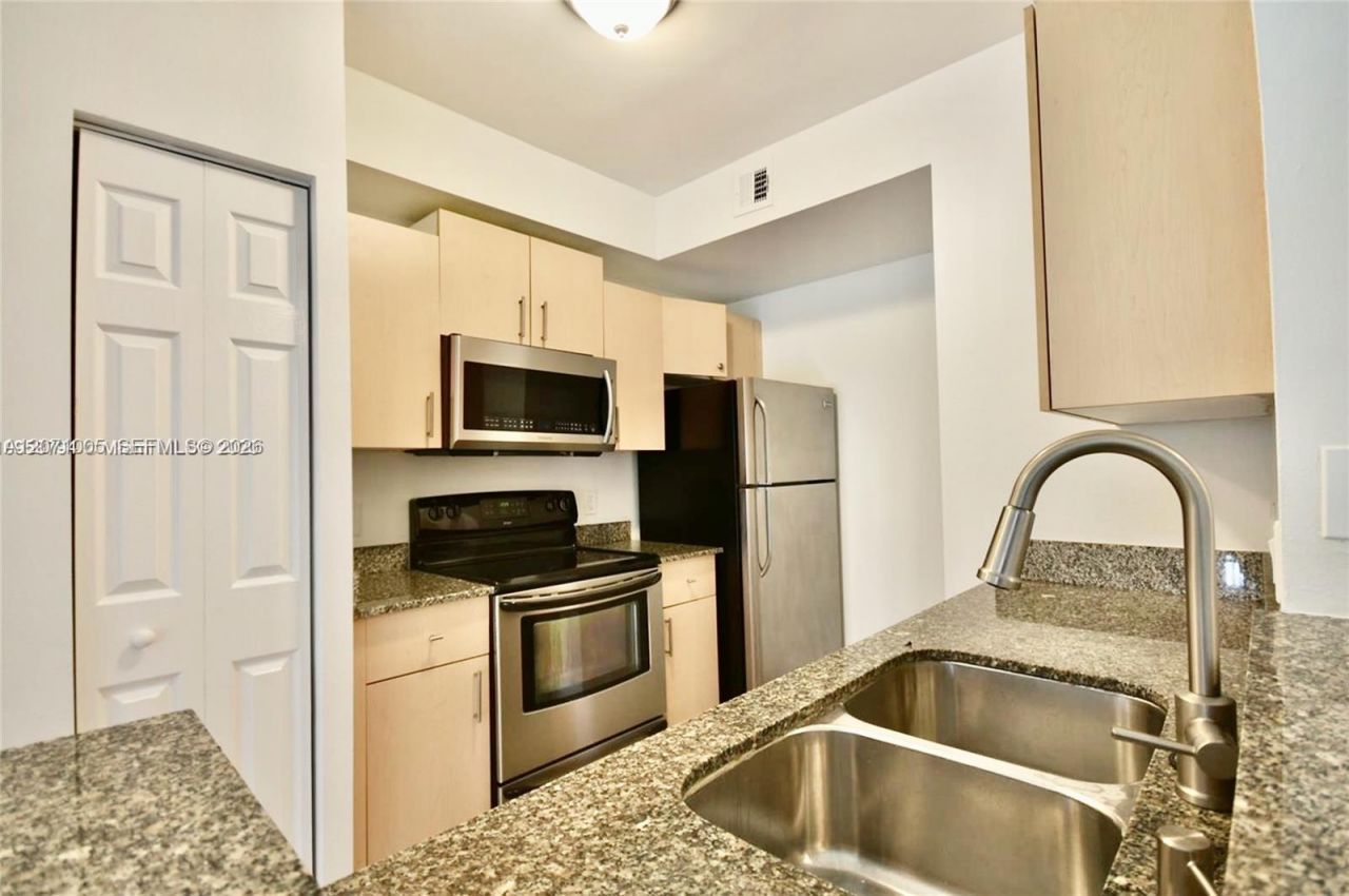 2474 Centergate Dr , Unit 103, Miramar, FL 33025 Photo