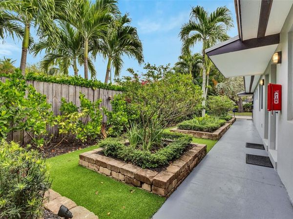 1015 W Las Olas Blvd , Unit 1, Fort Lauderdale, FL 33312