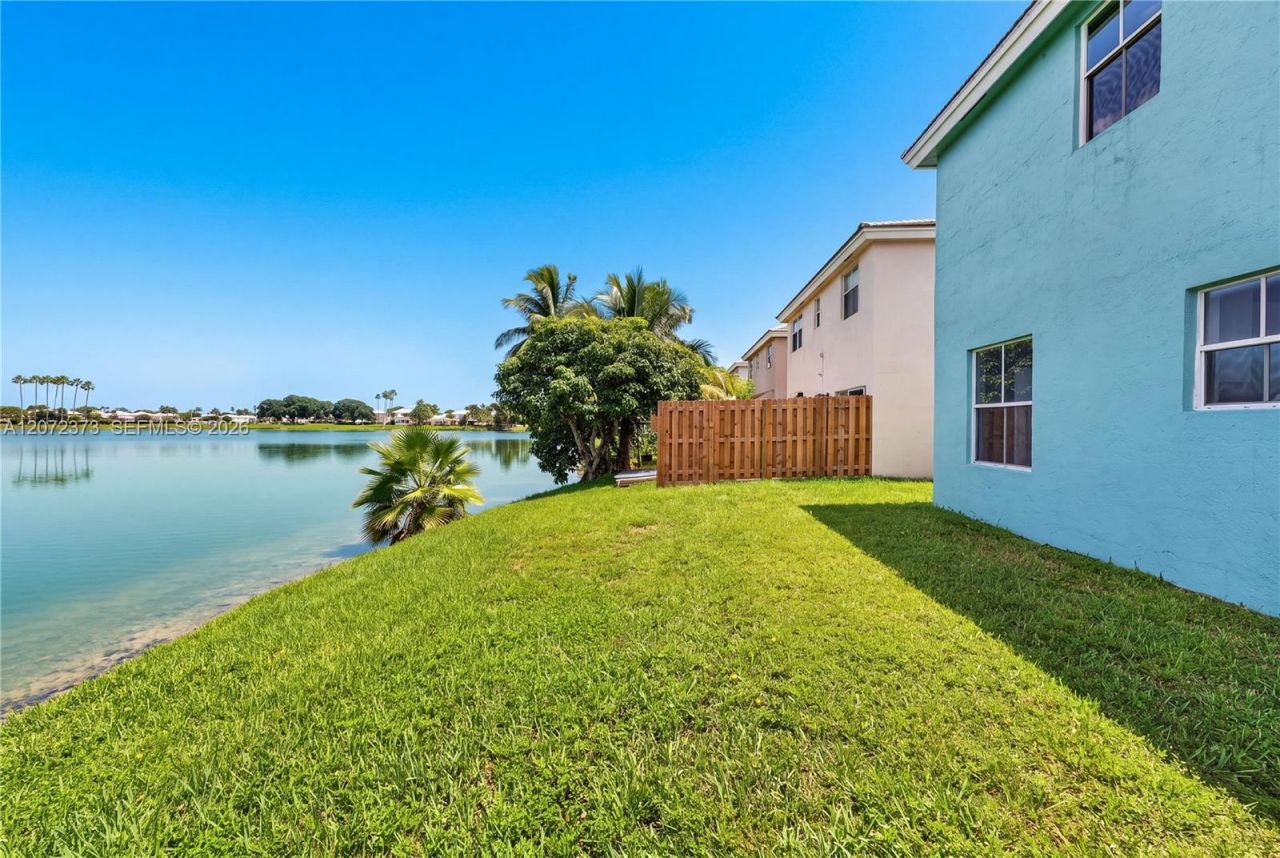 6733 Bayfront Dr, Margate, FL 33063 Photo