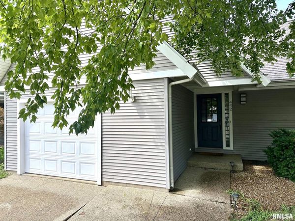 442 E COURT Street, Jacksonville, IL 62650