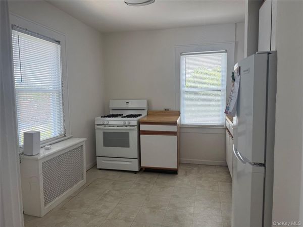74 Lexington Avenue , Franklin Square, NY 11010