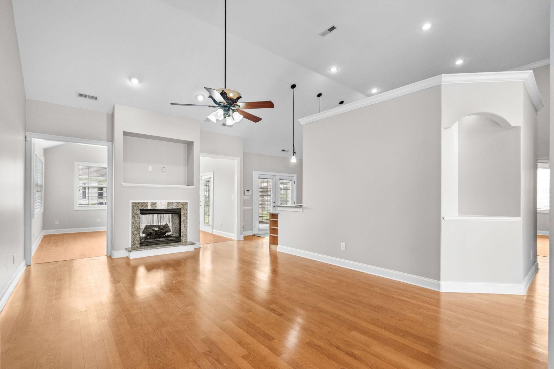 970 Shipmaster Ave. Photo 17