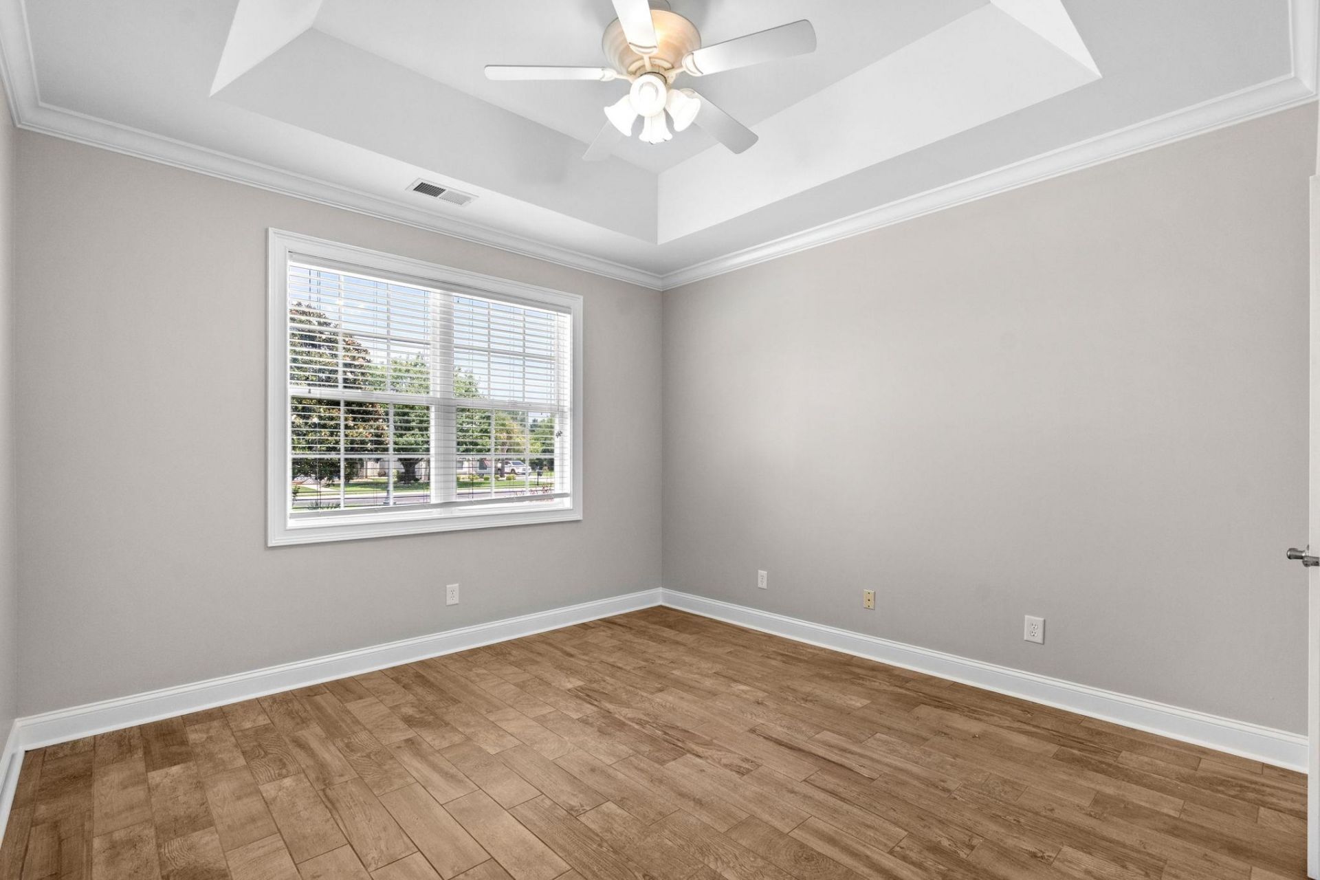970 Shipmaster Ave. Photo 45