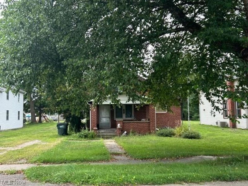 516 Poplar Street SW, Bolivar, OH 44612 Photo 2