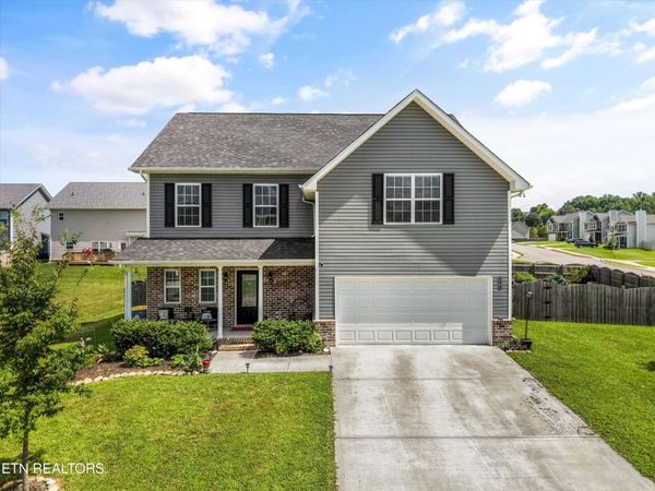 2701 Farmhouse Drive, Maryville, TN 37803