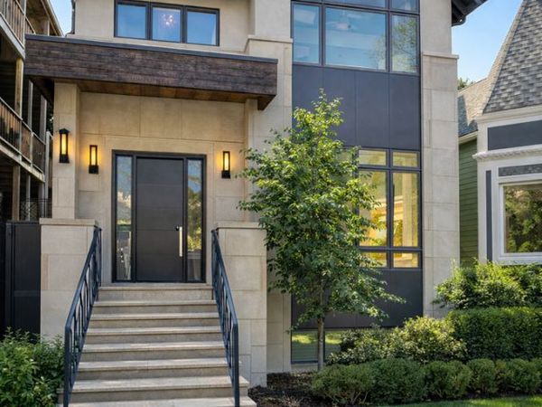 2107 W Bradley Place , Chicago, IL 60618