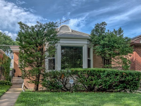 3110 W JARVIS Avenue , Chicago, IL 60645