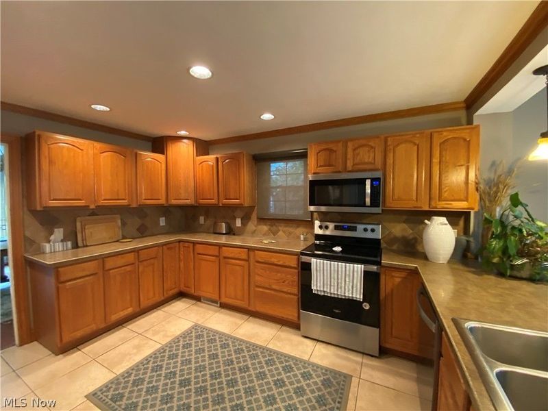 123 Alburn Drive , Youngstown, OH 44512 Photo 5
