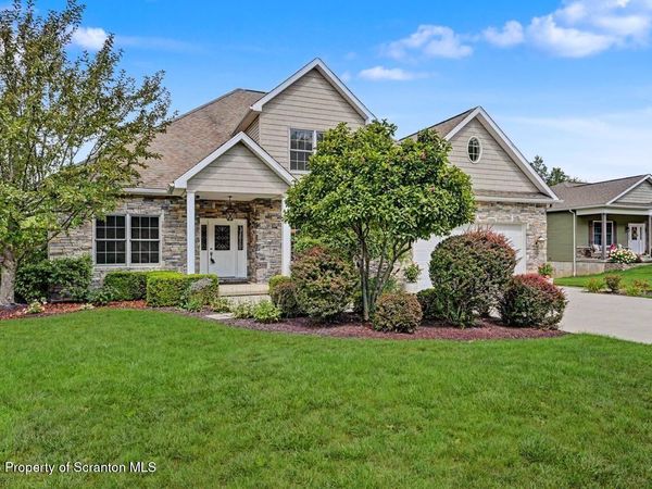 203 Azalea Drive, Mayfield, PA 18433