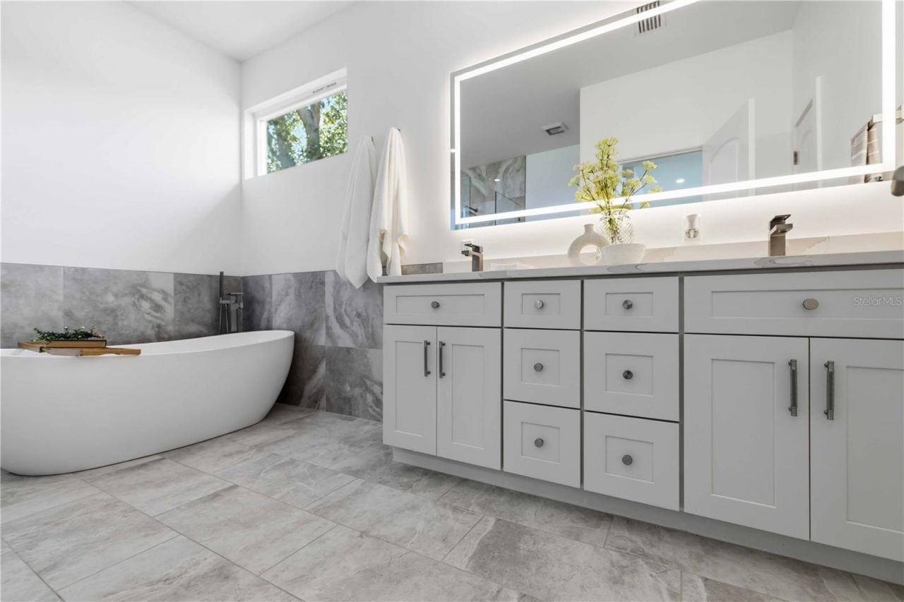 1354 Tearose Place, Sarasota, FL 34239 Photo