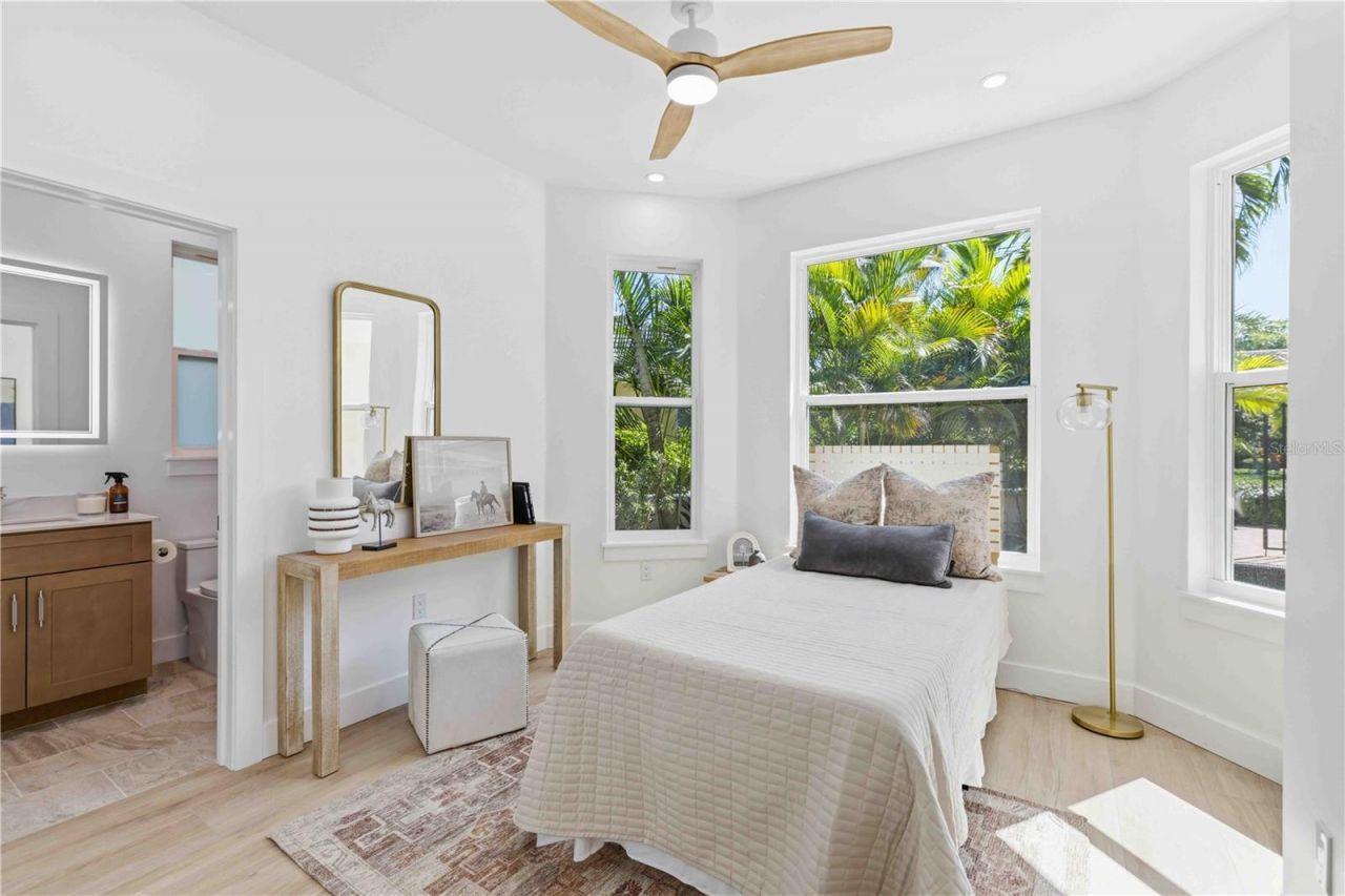 1354 Tearose Place, Sarasota, FL 34239 Photo