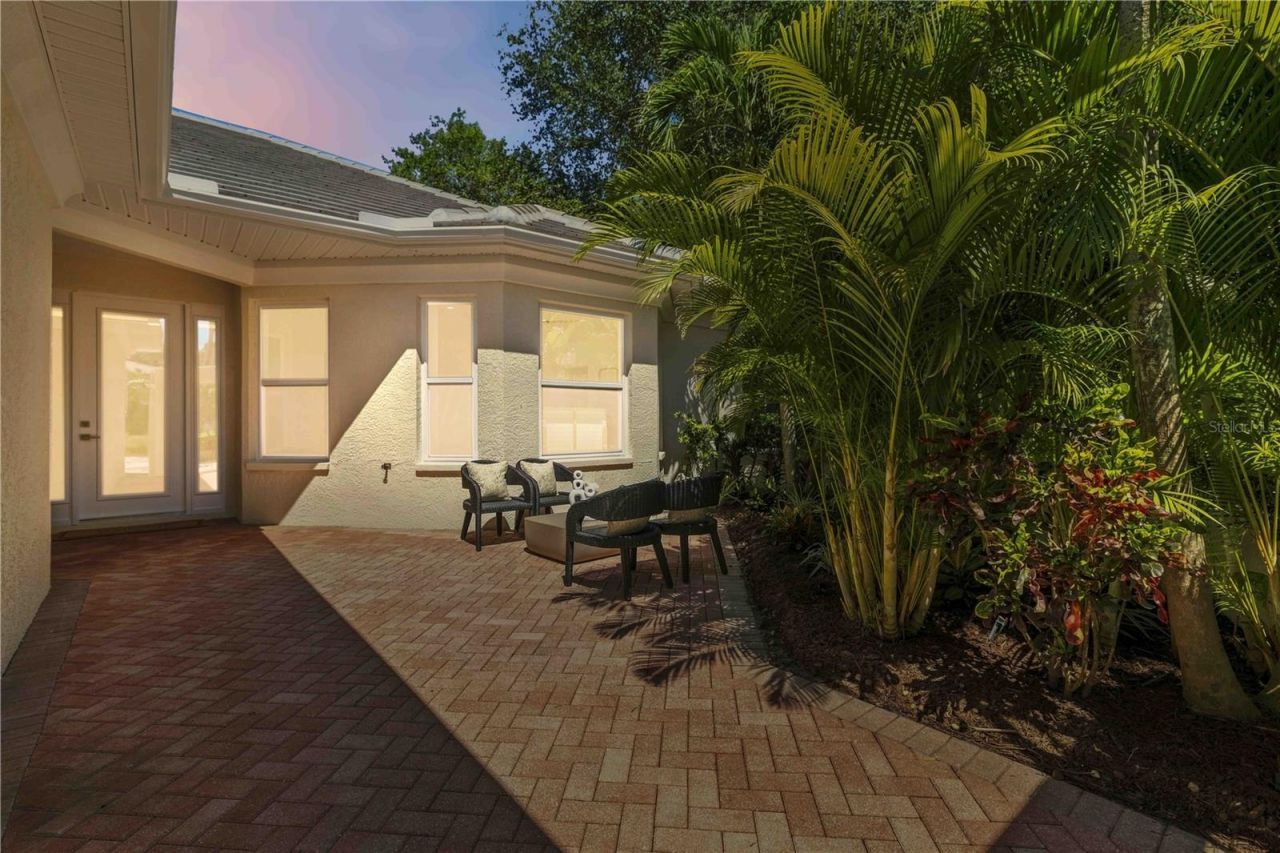 1354 Tearose Place, Sarasota, FL 34239 Photo