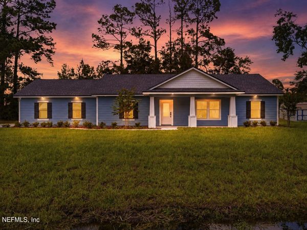 114 W CAMELOT Drive, Palatka, FL 32177