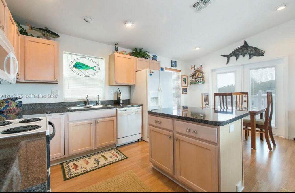 11 Flamingo Rd , Key Largo, FL 33037 Photo