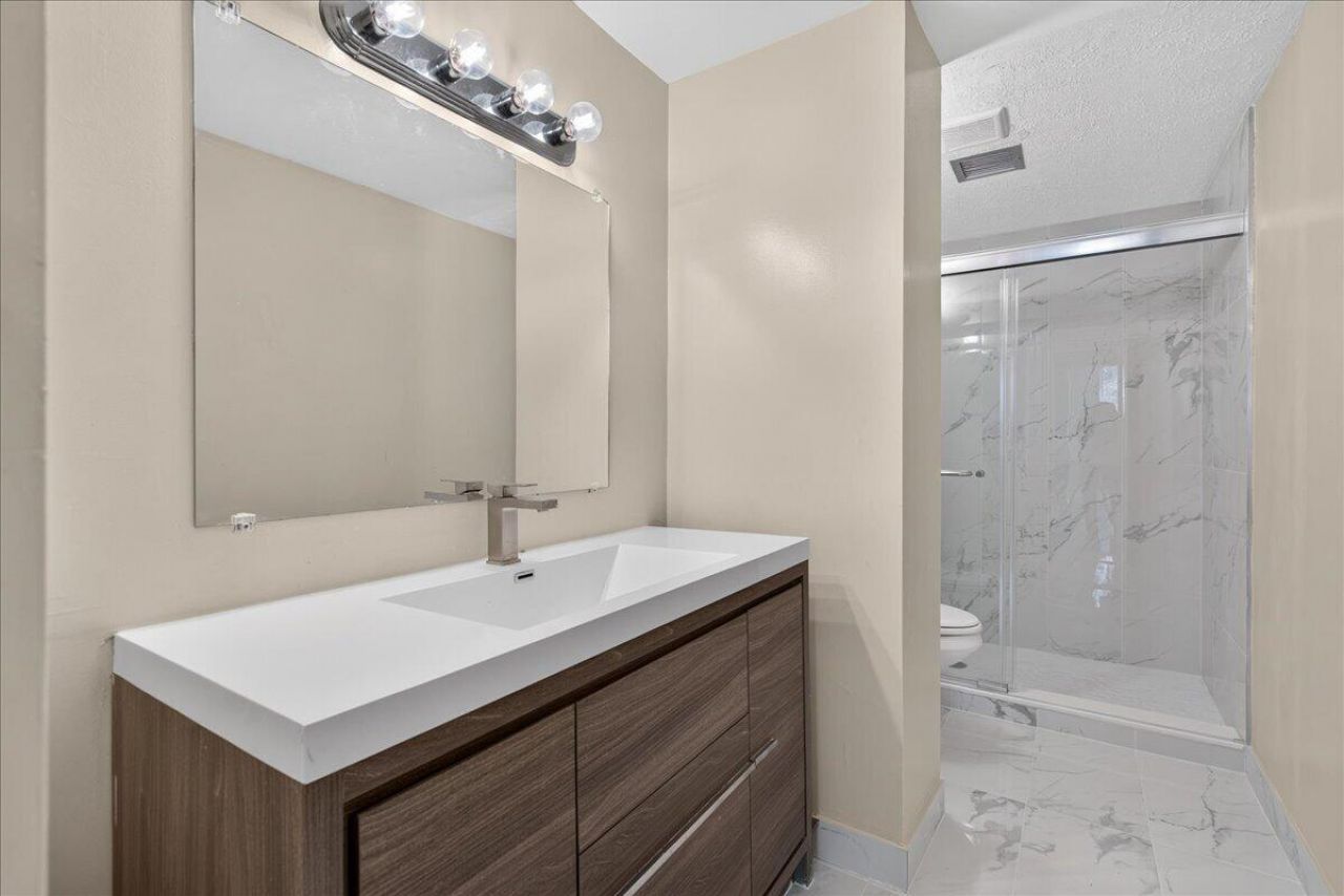 4200 Hillcrest Drive, Hollywood, FL 33021 Photo