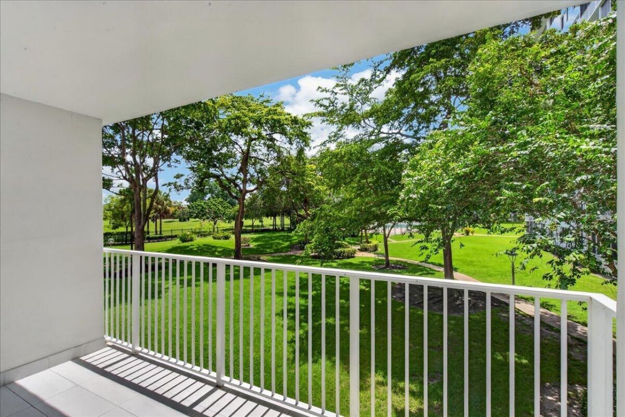 4200 Hillcrest Drive, Hollywood, FL 33021 Photo