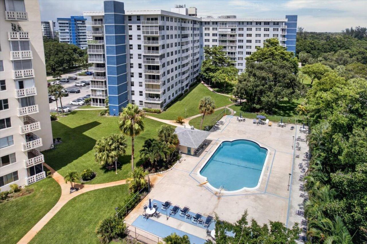 4200 Hillcrest Drive, Hollywood, FL 33021 Photo