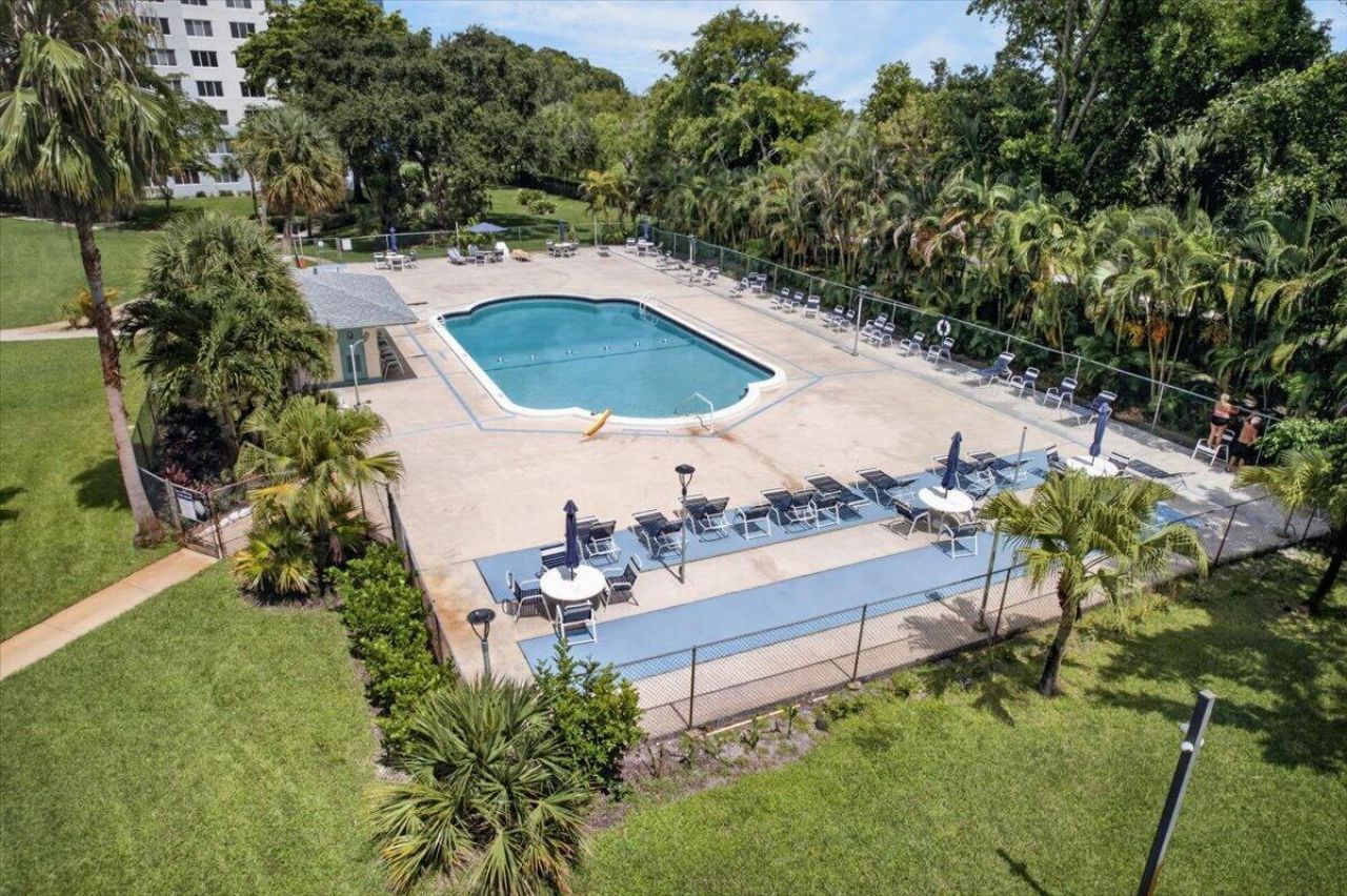 4200 Hillcrest Drive, Hollywood, FL 33021 Photo