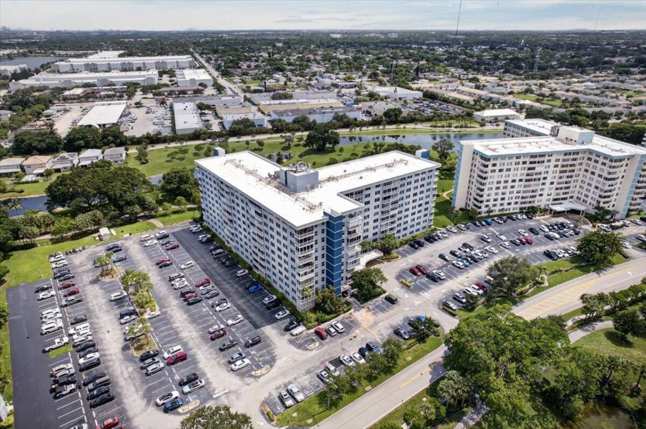 4200 Hillcrest Drive, Hollywood, FL 33021 Photo