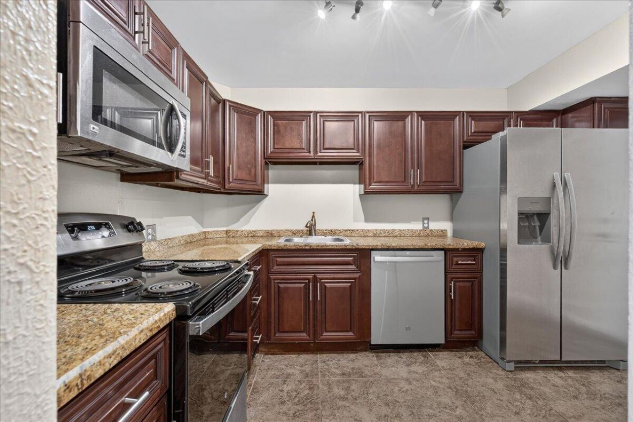 4200 Hillcrest Drive, Hollywood, FL 33021 Photo