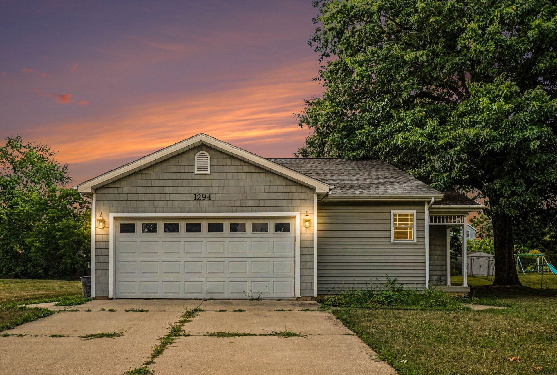 1294 Chalmers Drive, Battle Creek, MI 49015 Main Photo