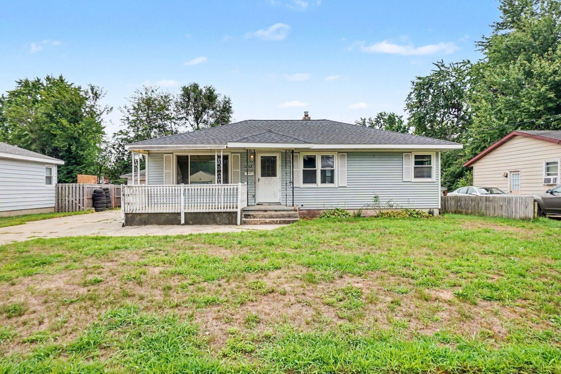 1632 Chapel Street Sw, Wyoming, MI 49519 Main Photo