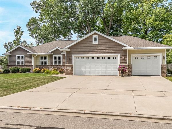 1790 GARNET COURT, Menasha, WI 54952