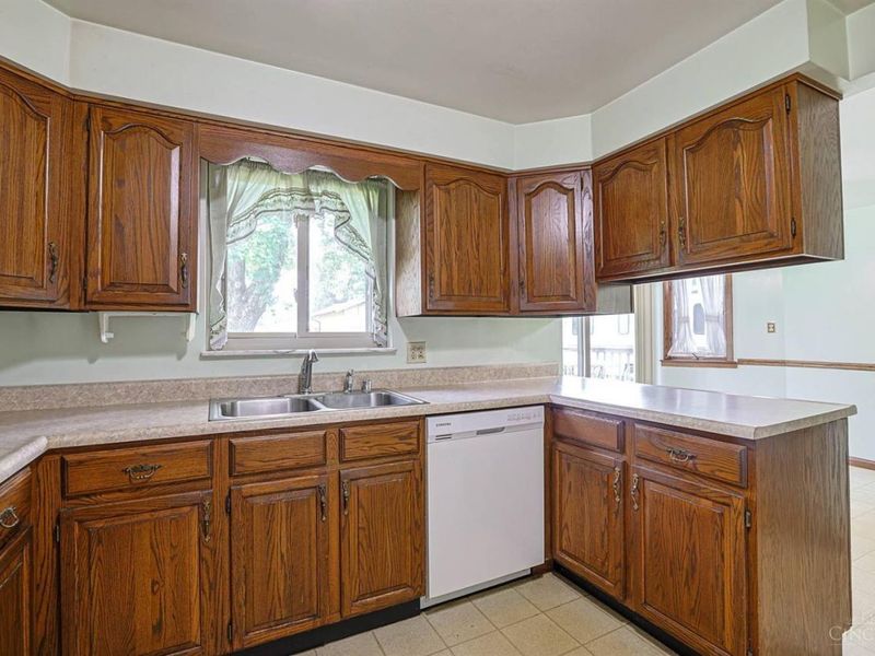 5522 Garrett Drive, Miami Township, OH 45150 Photo 10