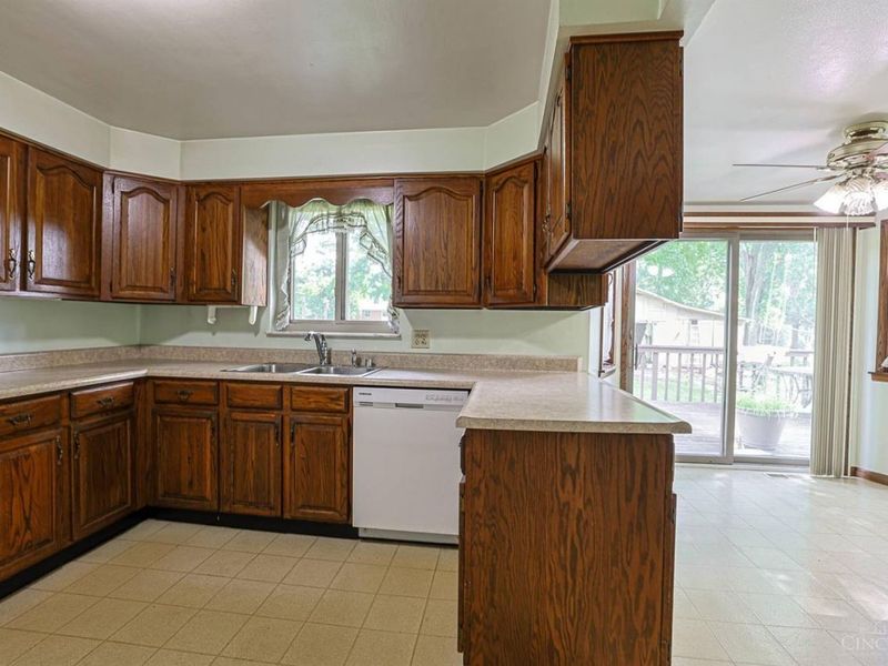 5522 Garrett Drive, Miami Township, OH 45150 Photo 9