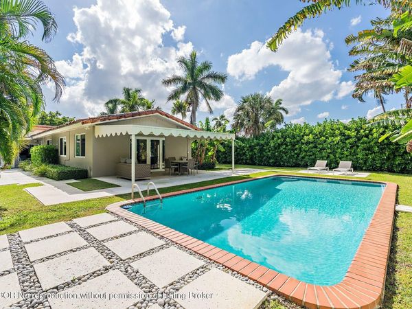 157 Worth Court N, West Palm Beach, FL 33405