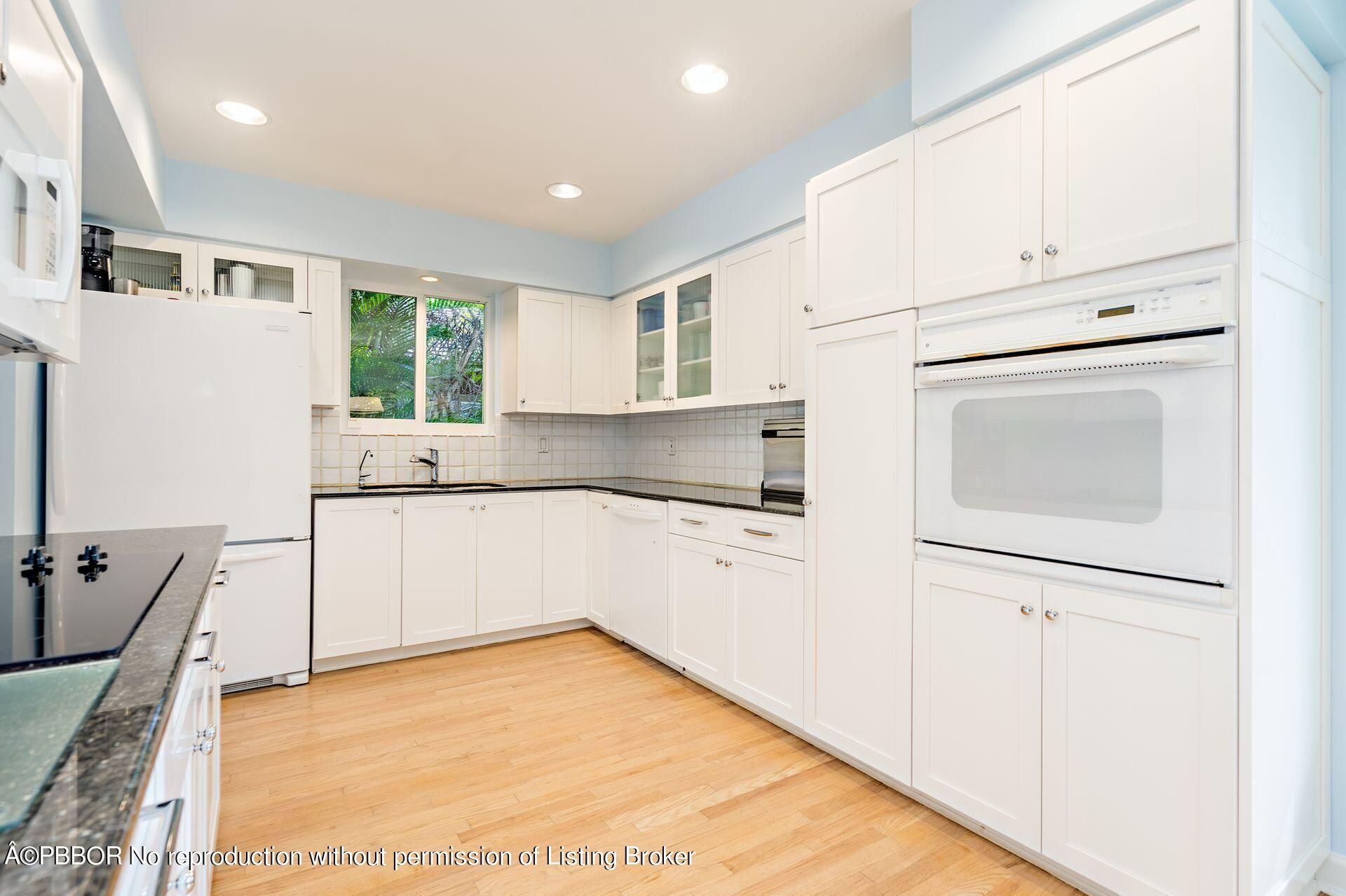 157 Worth Court N, West Palm Beach, FL 33405 Photo