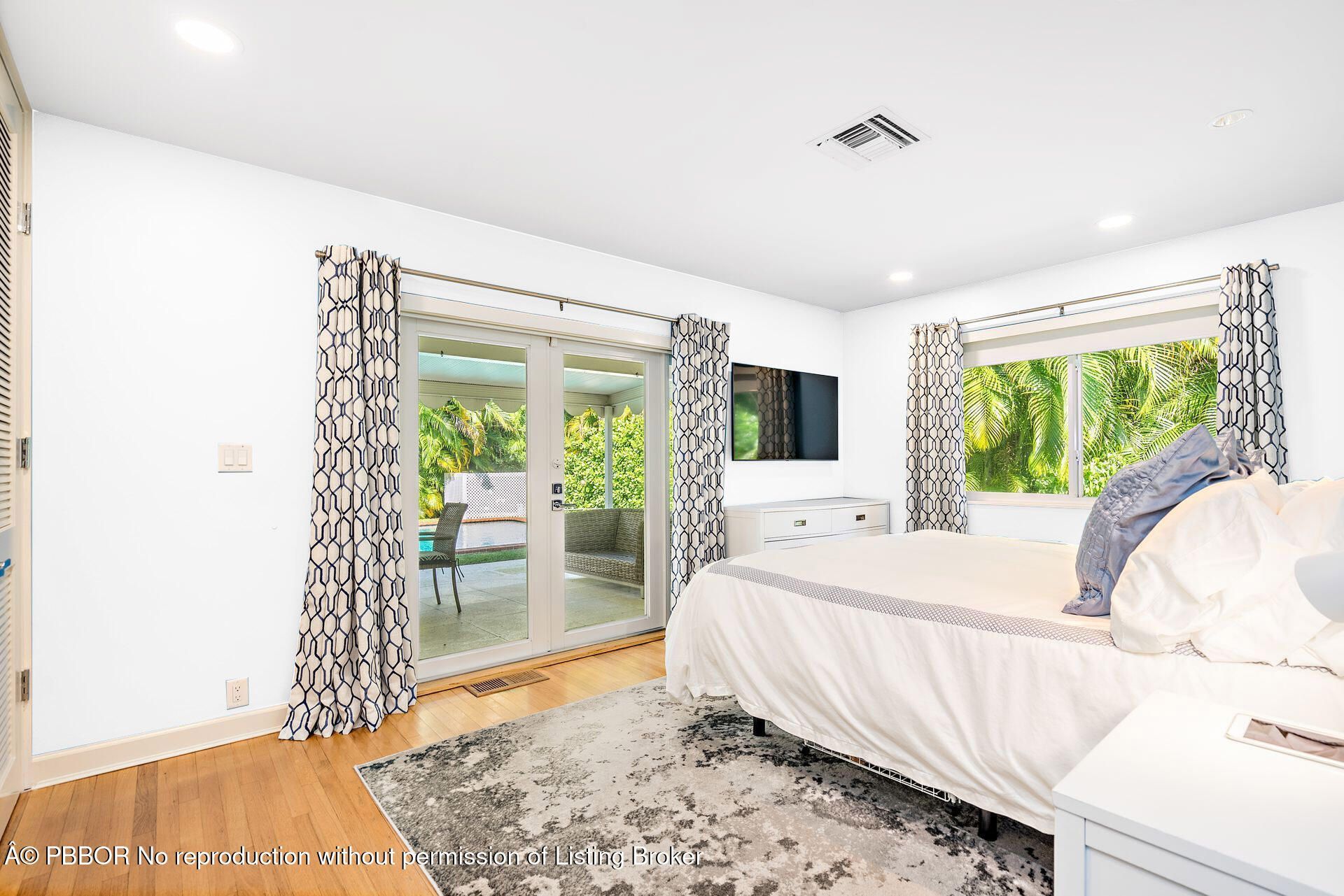 157 Worth Court N, West Palm Beach, FL 33405 Photo