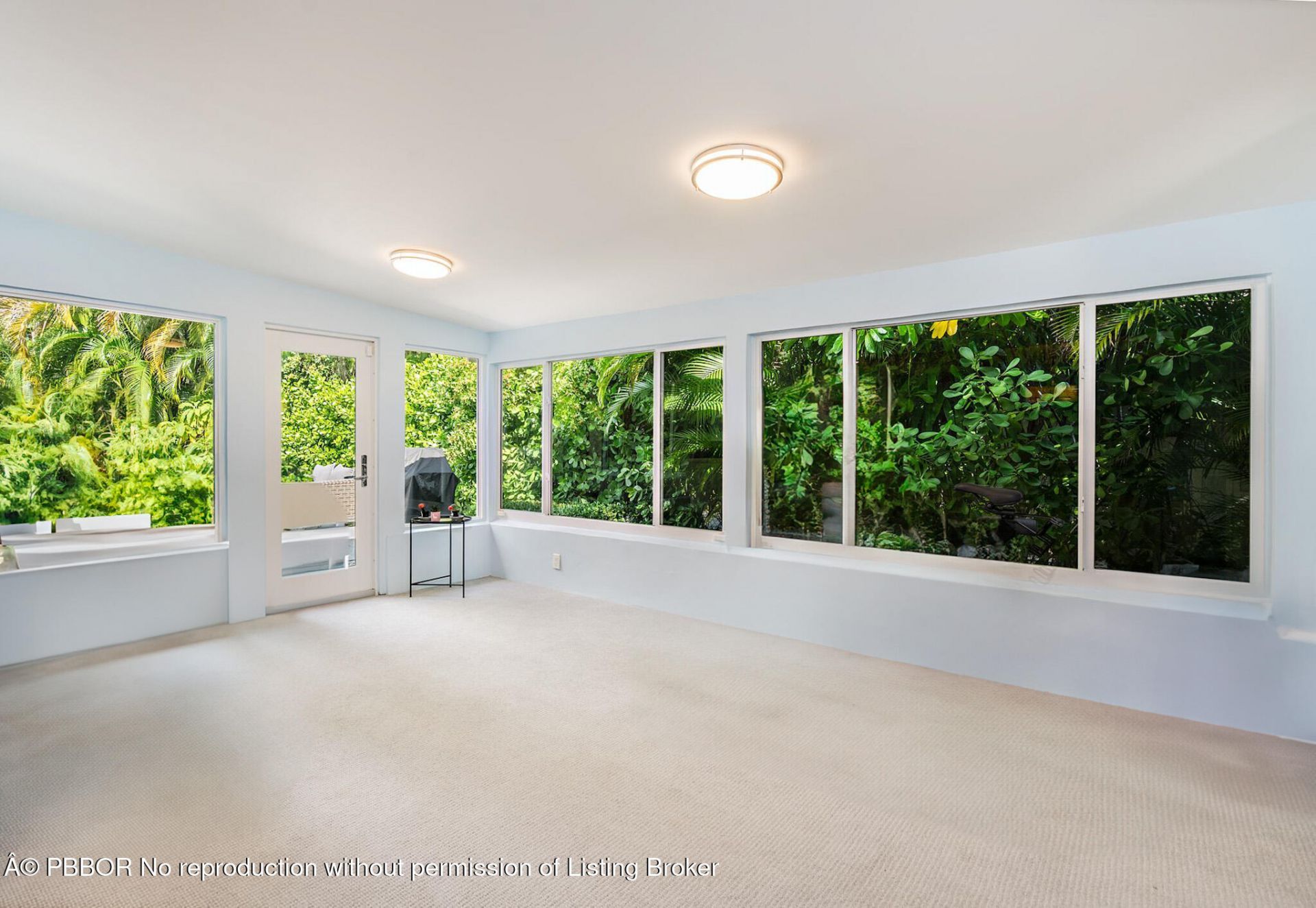 157 Worth Court N, West Palm Beach, FL 33405 Photo