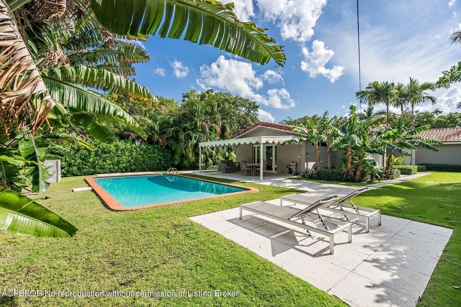 157 Worth Court N, West Palm Beach, FL 33405 Photo
